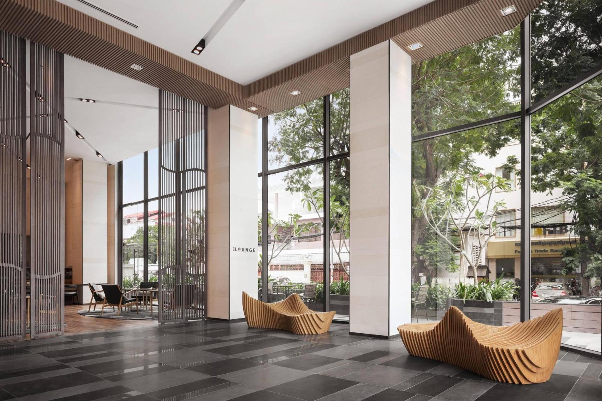 Courtyard By Marriott Phnom Penh Hotel Exterior photo