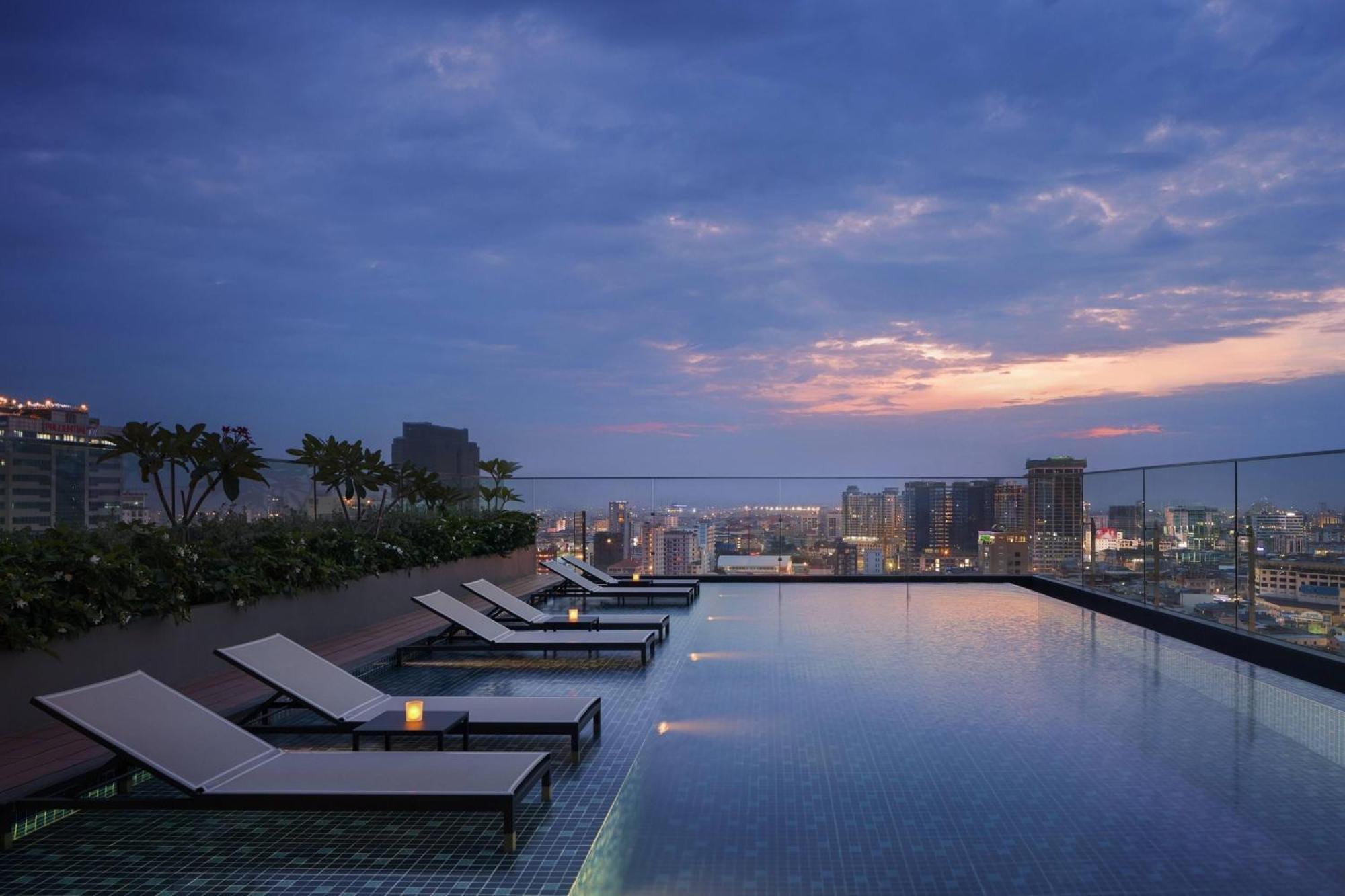 Courtyard By Marriott Phnom Penh Hotel Exterior photo