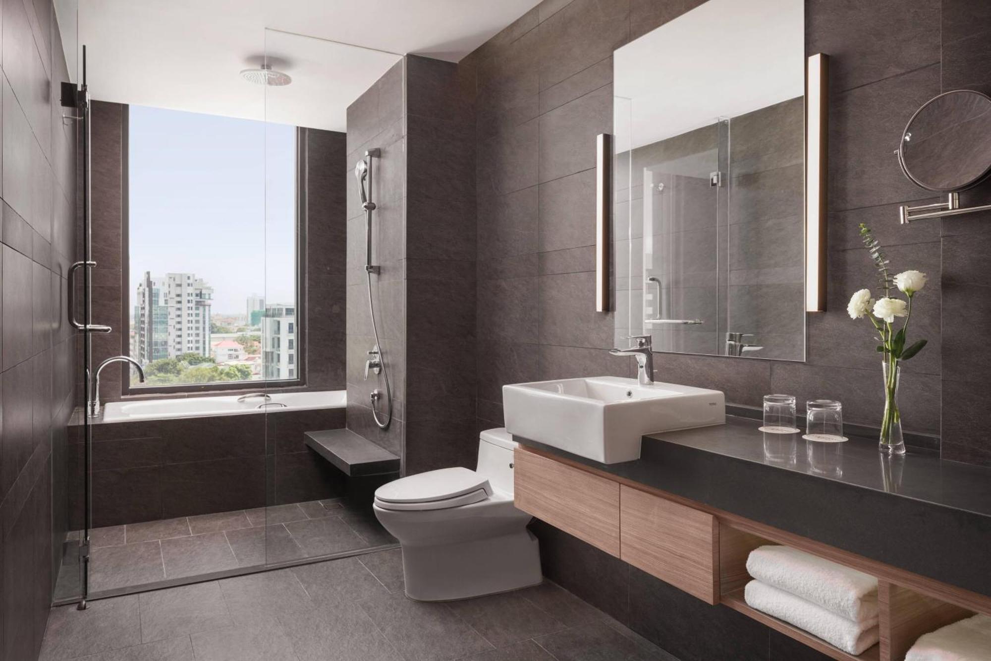 Courtyard By Marriott Phnom Penh Hotel Exterior photo