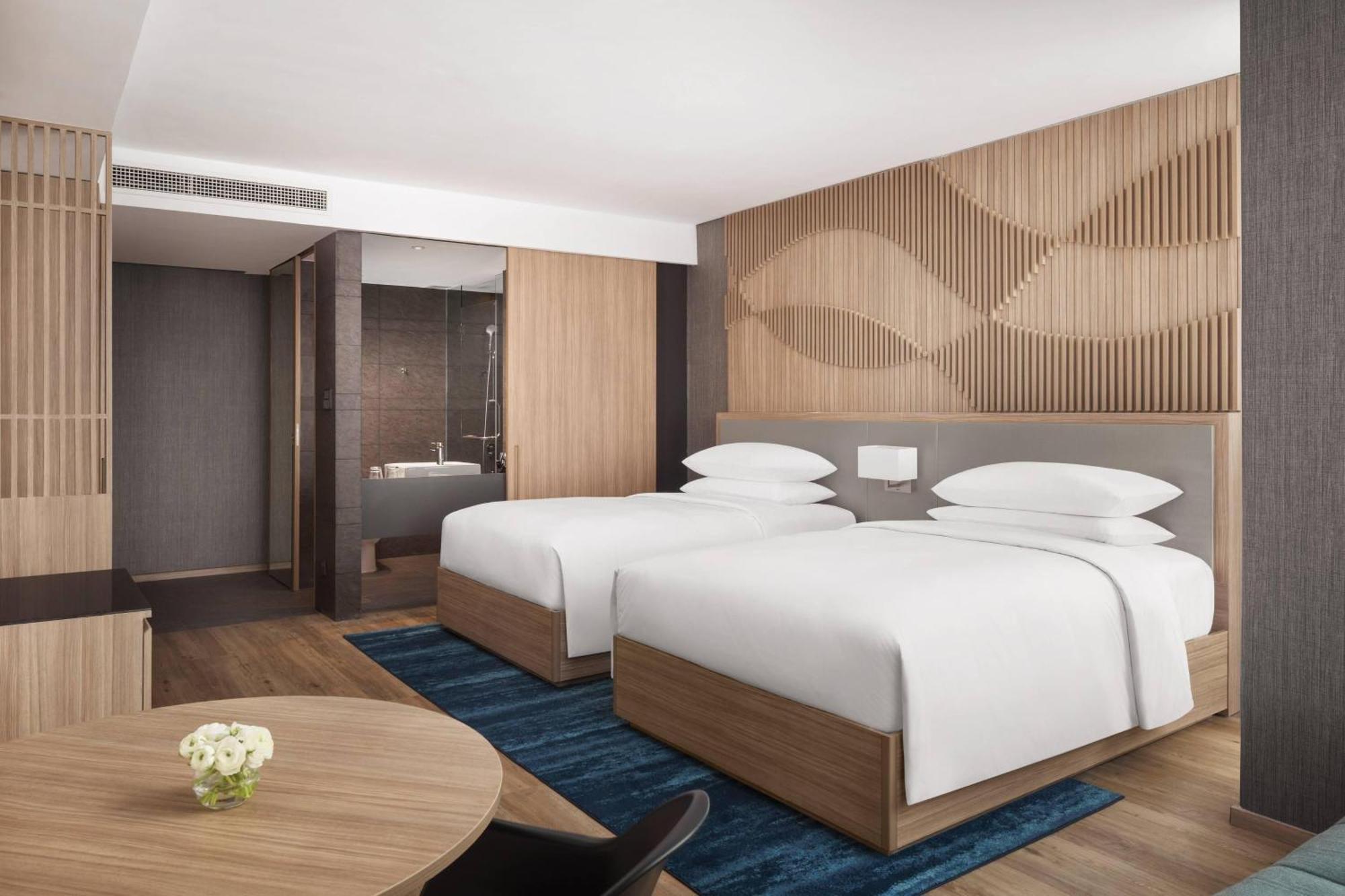 Courtyard By Marriott Phnom Penh Hotel Exterior photo