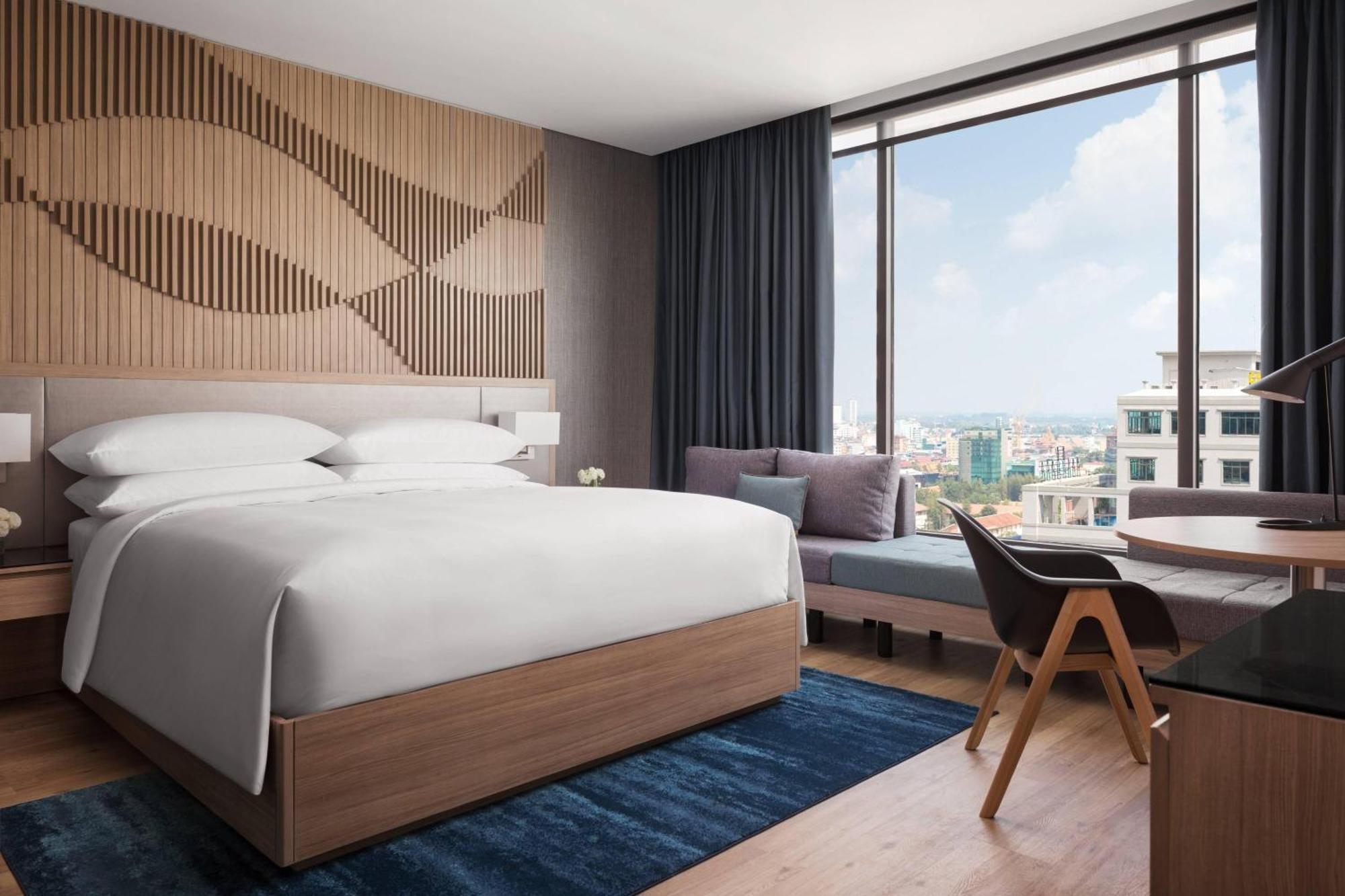 Courtyard By Marriott Phnom Penh Hotel Exterior photo
